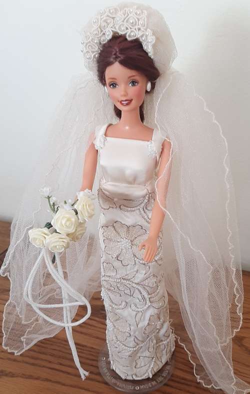 Dolls Creamy gold Empire wedding dress with matching veil on Barbie bride was listed for 520.00 on 5 Jul at 10 46 by Zynbad Trading in Cape Town ID 588868185